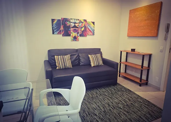 Small Quiet Condo Posto 6 Rio de Janeiro